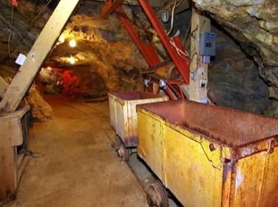 Mine Tours and Gold Panning in Boulder